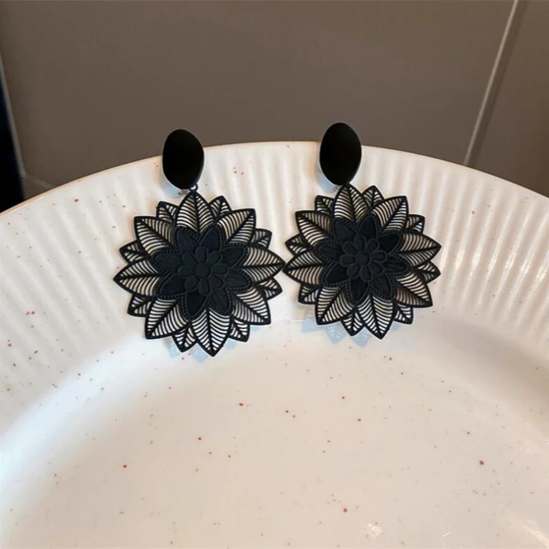 Retro Fashion Black Hollow Lac - Vintage Fashion Korea 评论和价格